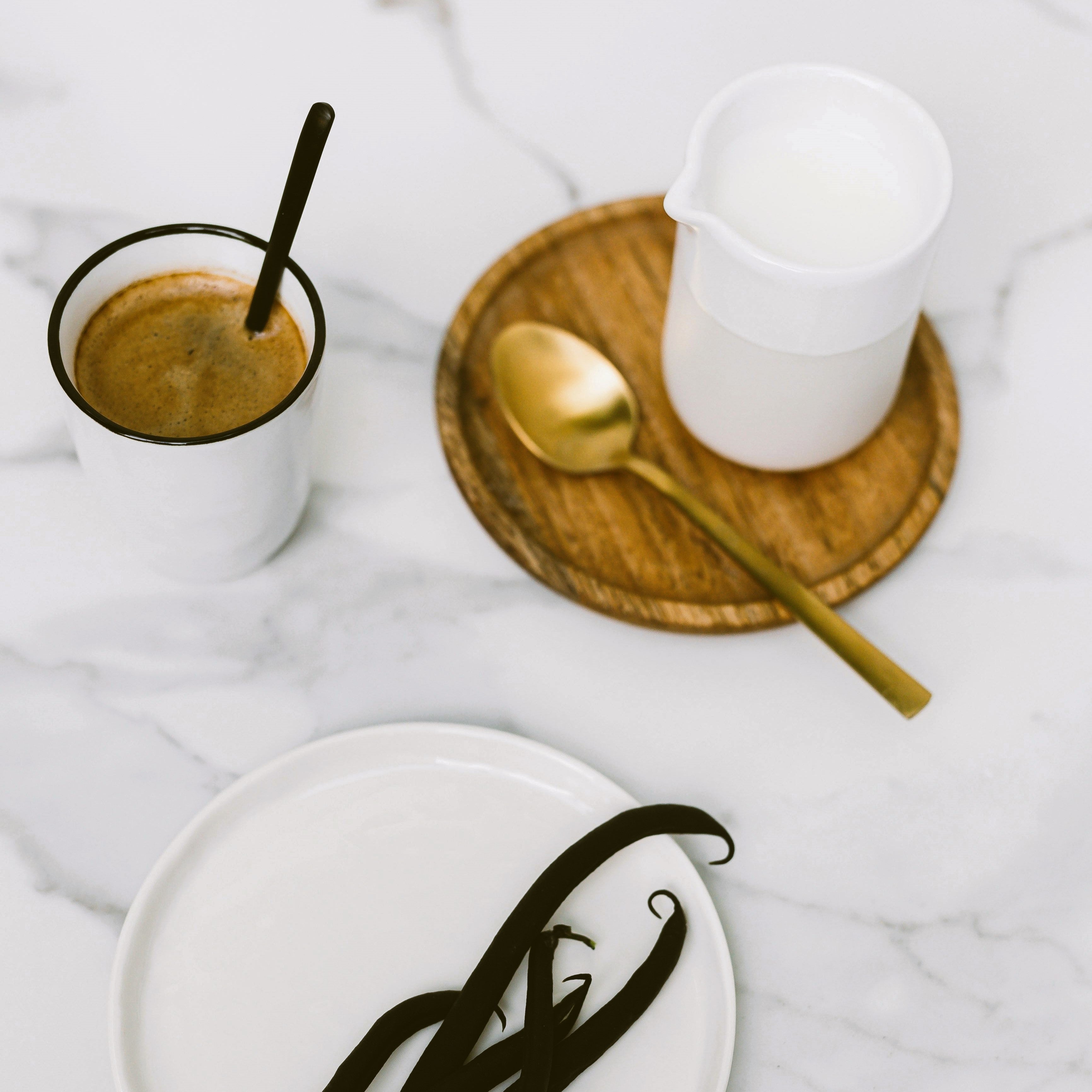 Homemade Vanilla Almond Milk: Easy Gift Recipe