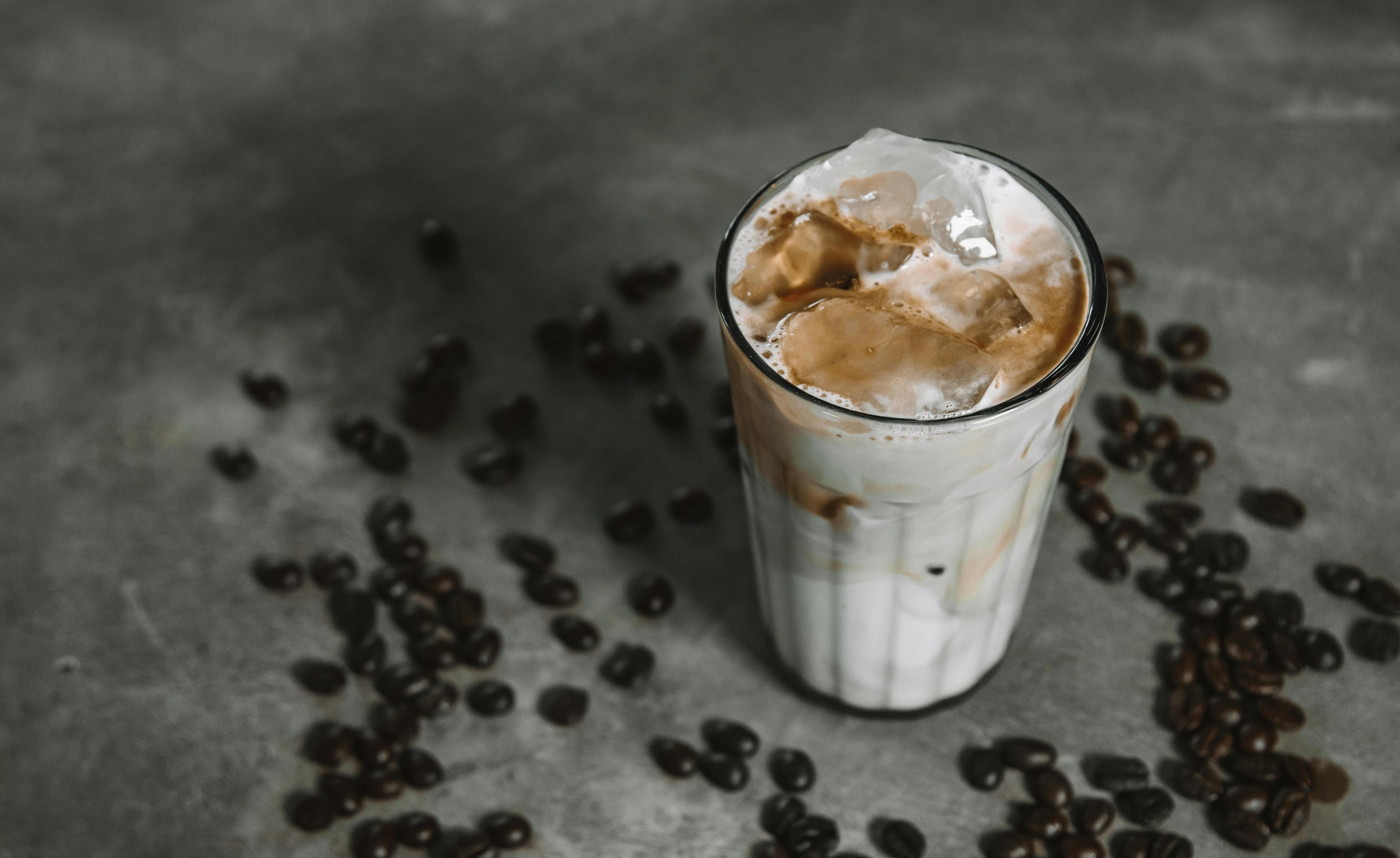 Vanilla Bean Cold Brew Latte – A Summer Classic That Energizes + 7 Delicious Benefits